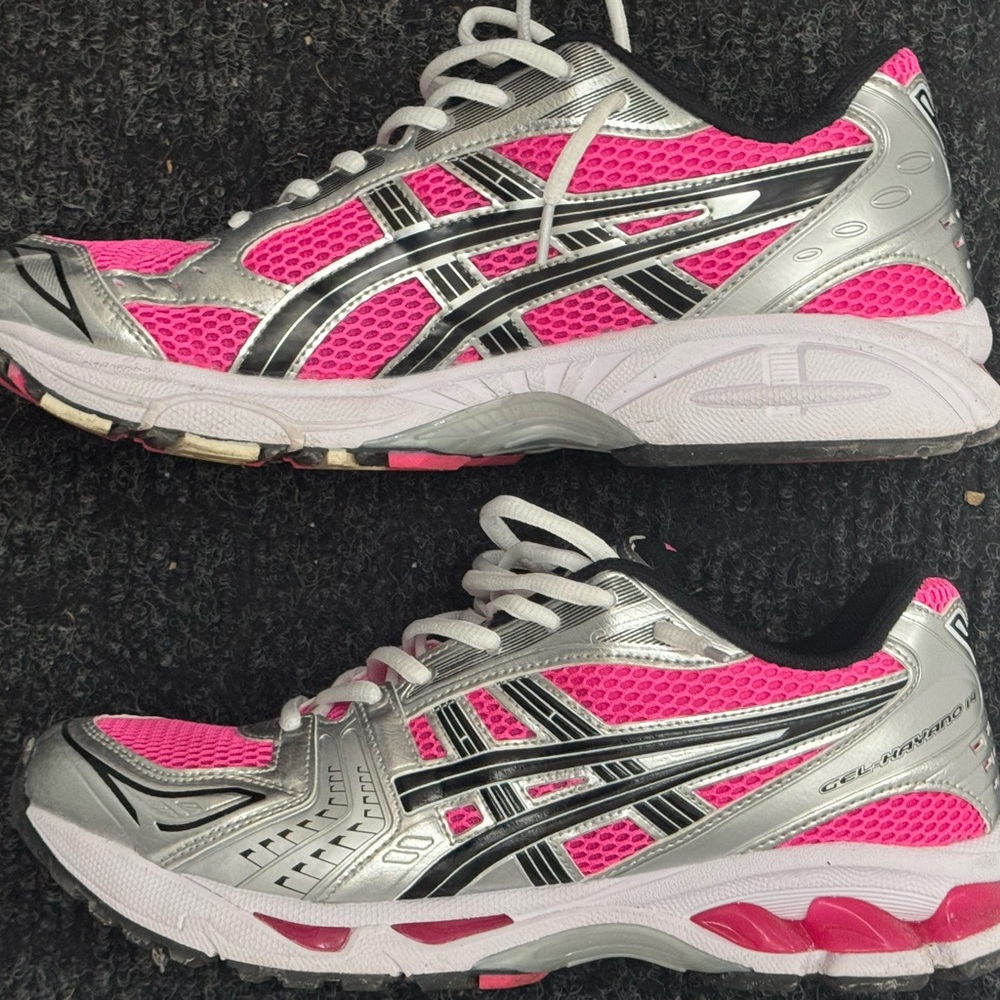 Asics Gel Kayano - Pink

Limited hard to find